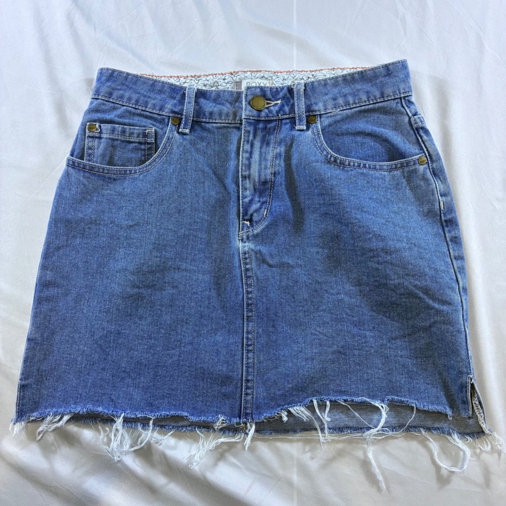 Roxy Denim Mini Skirt Medium Wash Raw Hem Skate Surf Beach Women XS 24